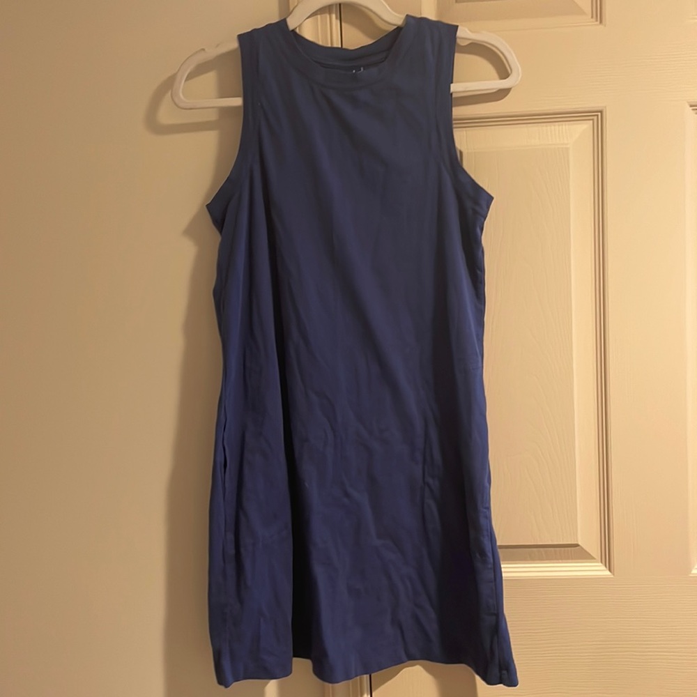 Old Navy. Size small. Great condition.